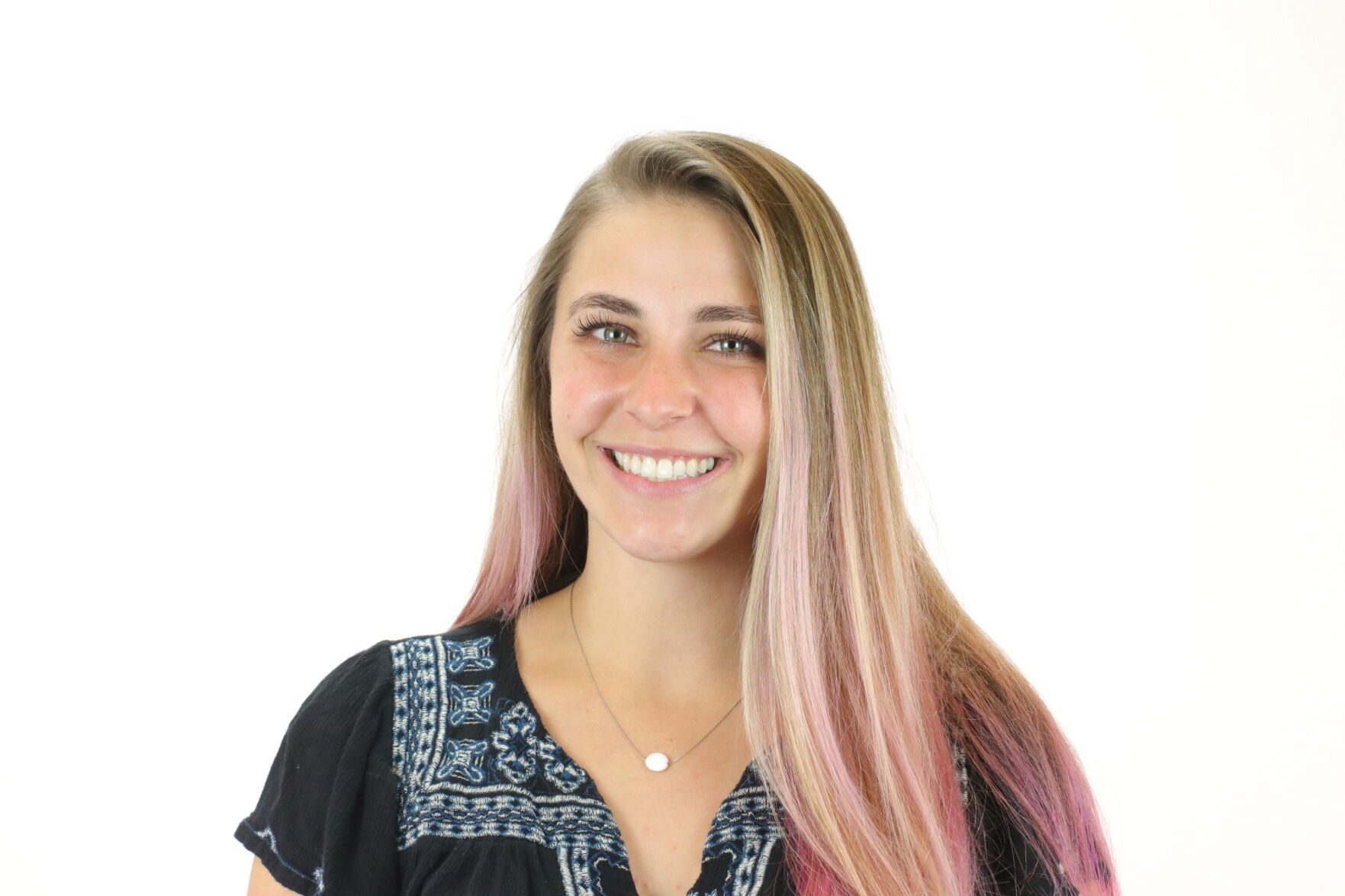 maddy muschek headshot